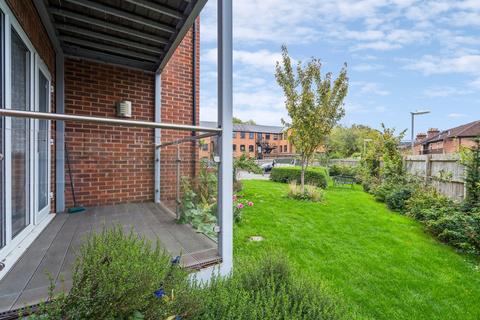 2 bedroom apartment for sale, Ruskin Court , High Wycombe HP11