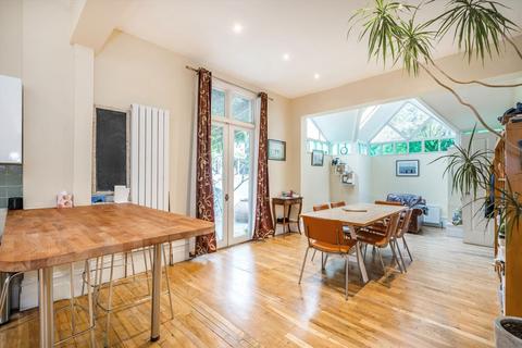 undefined, The Avenue, St Margarets TW1