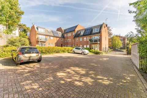 undefined, Biggin Hill, Upper Norwood, London, SE19