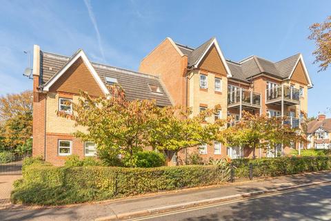 2 bedroom flat for sale, Biggin Hill, Upper Norwood, London, SE19