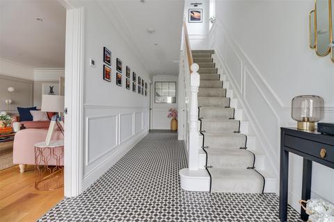 4 bedroom semi-detached house for sale, Blenheim Chase, Leigh-on-Sea SS9