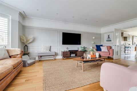 4 bedroom semi-detached house for sale, Blenheim Chase, Leigh-on-Sea SS9