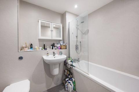 2 bedroom flat to rent, Gowers Walk, Aldgate, London, E1