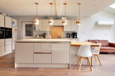 undefined, Cotswold Close, Kingston Hill, KT2