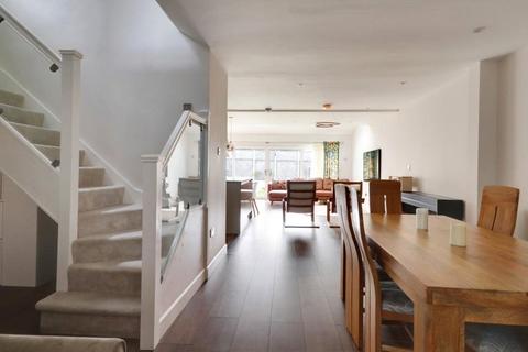 undefined, Cotswold Close, Kingston Hill, KT2