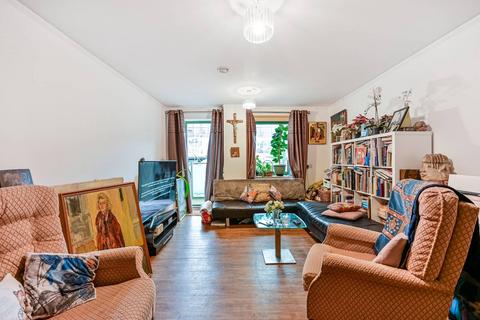 undefined, Staines Road, Hounslow, TW3