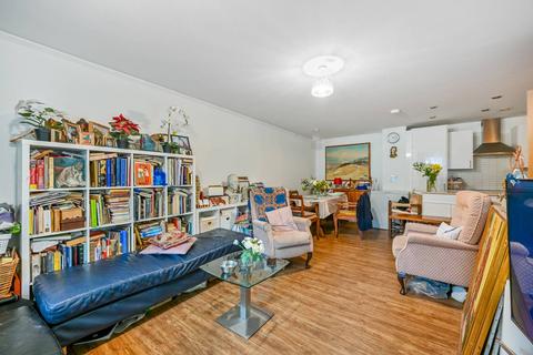3 bedroom flat to rent, Staines Road, Hounslow, TW3
