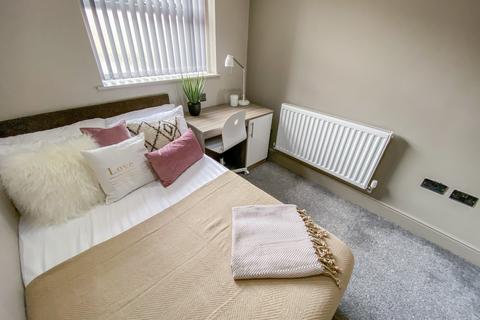 6 bedroom terraced house to rent, Kelso Road, L6 3AG,