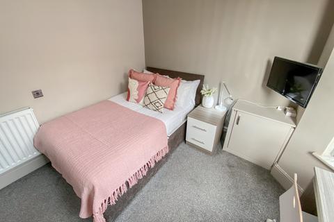 undefined, Kelso Road, L6 3AG,
