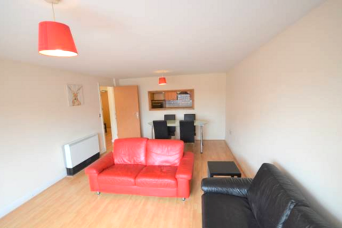 3 bedroom flat to rent, Royal Plaza, 2 Westfield Terrace, S1