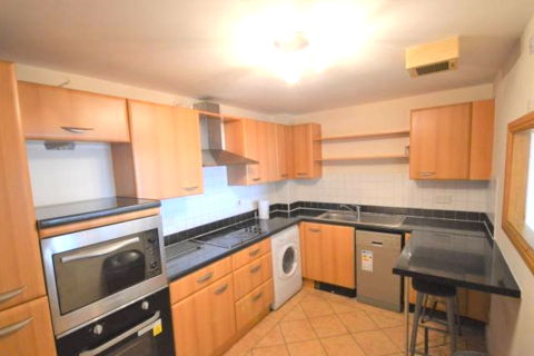 3 bedroom flat to rent, Royal Plaza, 2 Westfield Terrace, S1