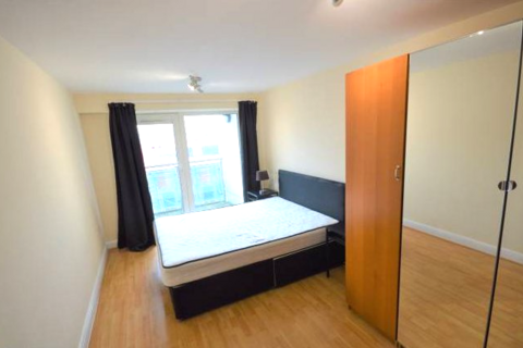 3 bedroom flat to rent, Royal Plaza, 2 Westfield Terrace, S1