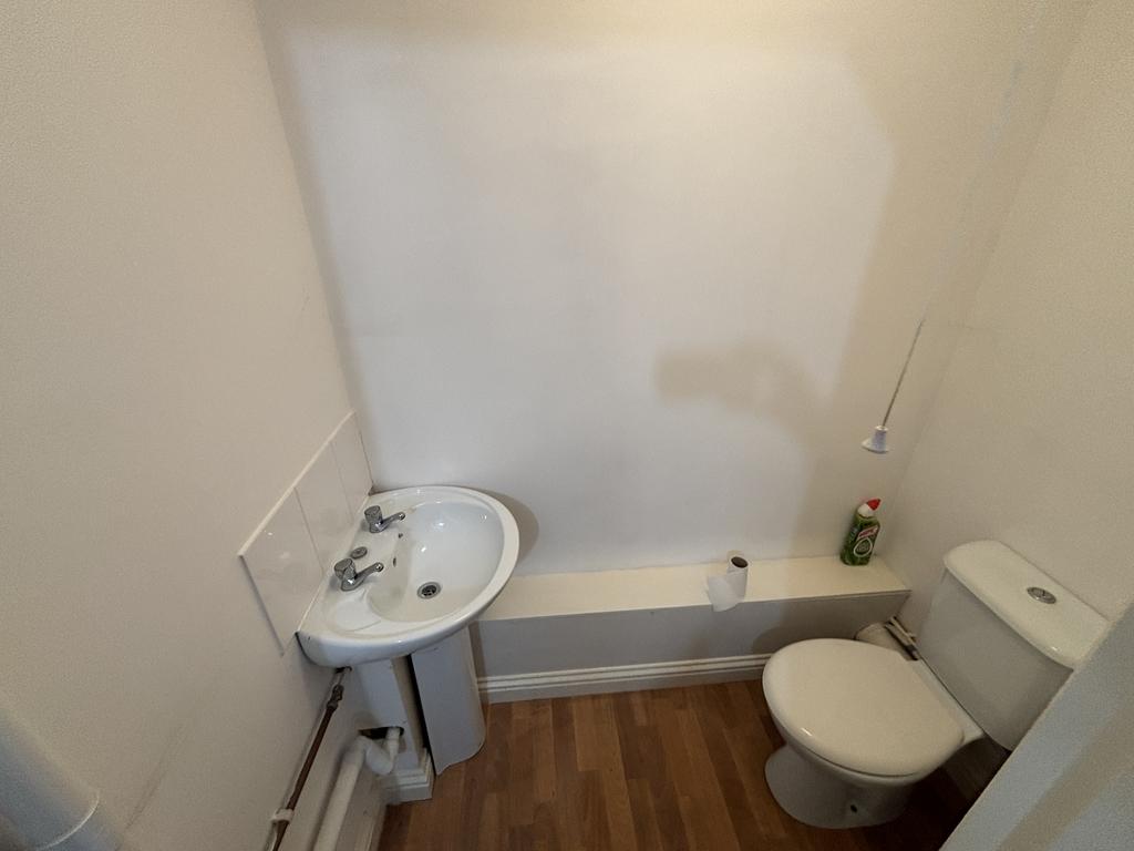 Cloakroom/w.c.