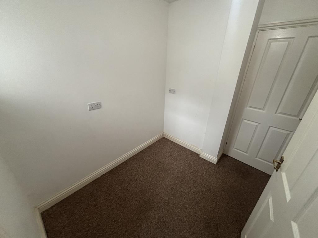 Office/bedroom 3