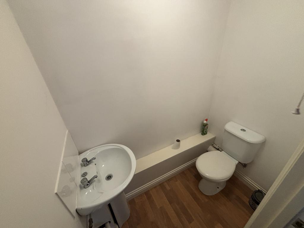 Cloakroom/w.c.