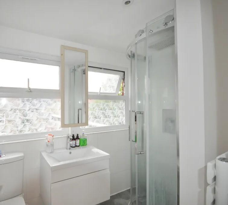 En suite shower room