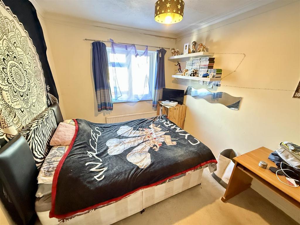 Rear bedroom