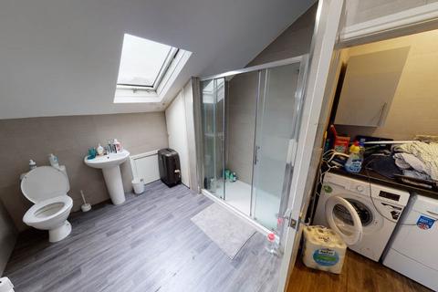 undefined, Woodhouse 170 Ln, Leeds LS2