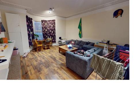 2 bedroom flat to rent, Belle Vue Road, Leeds LS3