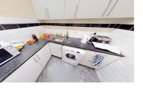 2 bedroom flat to rent, Belle Vue Road, Leeds LS3