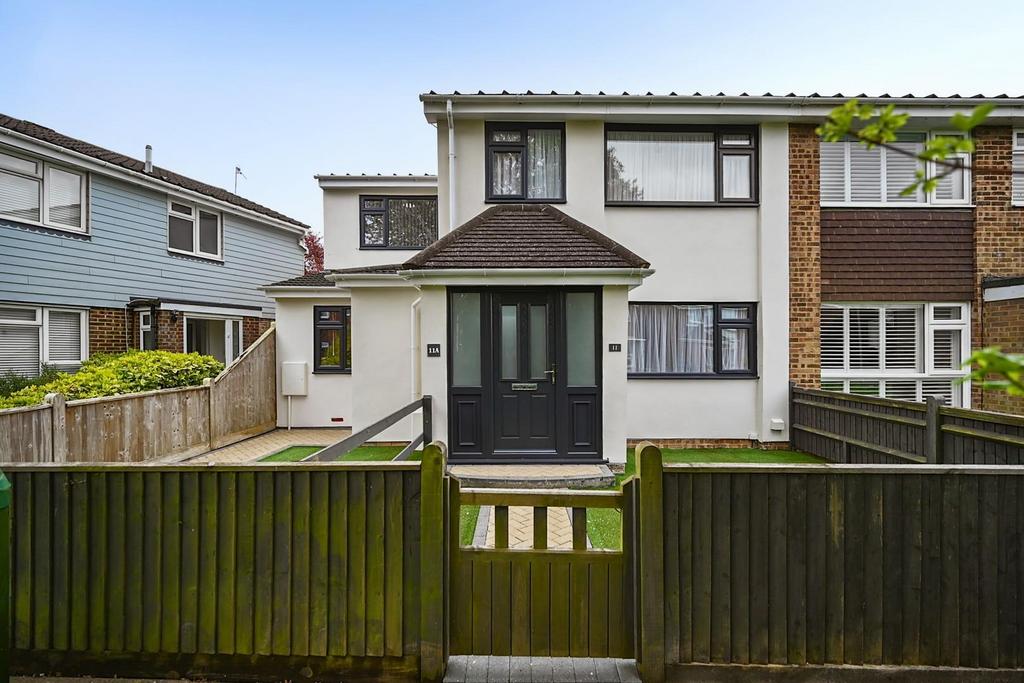 11 Saffron Close BN43 (43).jpg