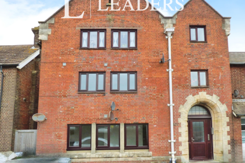 Studio to rent, Gloucester Road, BN17