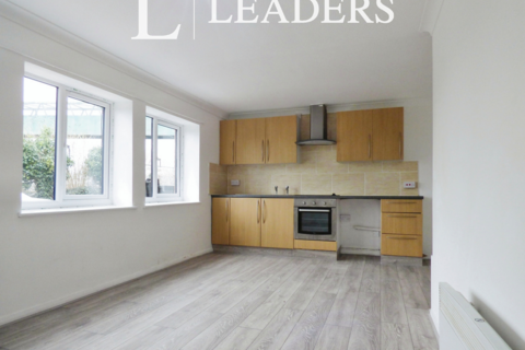 Studio to rent, Gloucester Road, BN17