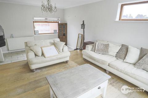 undefined, Denis Road, Burbage