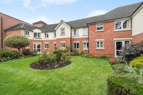 1 bedroom flat for sale, Lightwater, Surrey, GU18