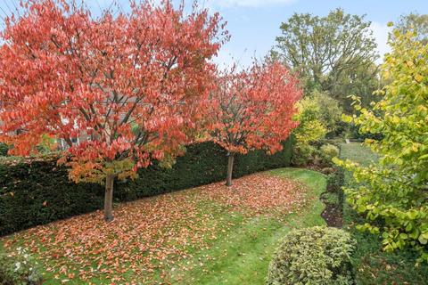 undefined, Lightwater, Surrey, GU18
