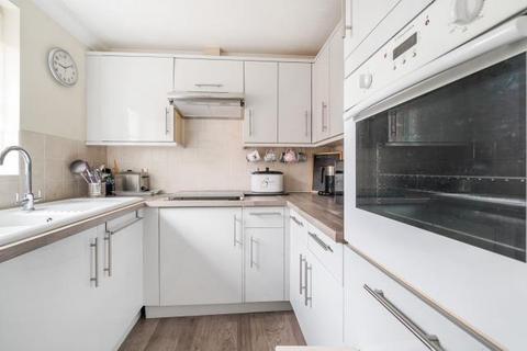 1 bedroom apartment for sale, Guildford Road, Lightwater, Surrey