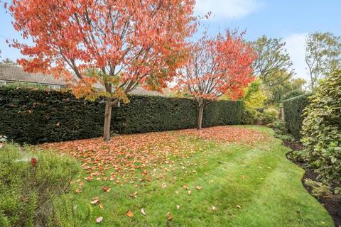1 bedroom apartment for sale, Guildford Road, Lightwater, Surrey