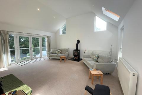 4 bedroom house to rent, Stewart Court, Falmouth