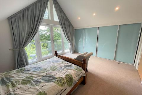 4 bedroom house to rent, Stewart Court, Falmouth
