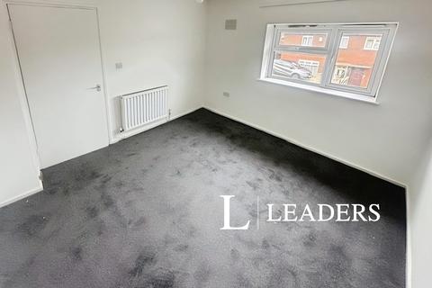 3 bedroom semi-detached house to rent, Reedham Way, ST2