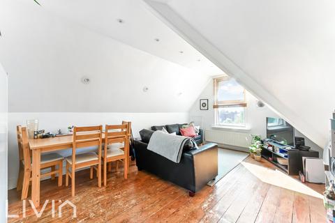 2 bedroom flat for sale, London SW12
