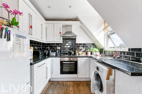 2 bedroom flat for sale, London SW12