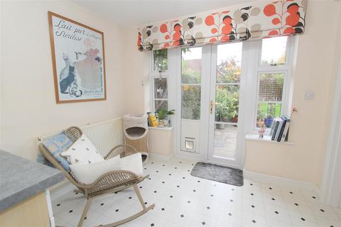44 Kenny Drive, Carshalton, SM5 4PH