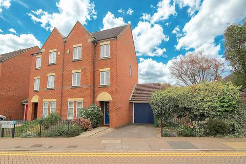 undefined, Kenny Drive, Carshalton Beeches SM5