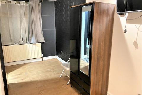 undefined, Buckingham Road, Room 1 London E18 2NH
