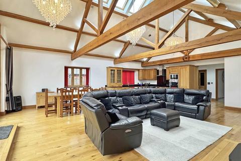 4 bedroom detached house for sale, Lyons Hall Road, Braintree