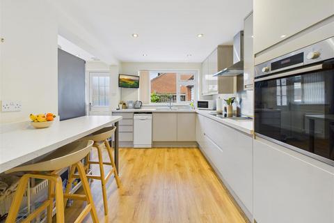 4 bedroom detached house for sale, Thornham's Way, Elloughton