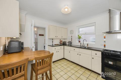 60 Ayr Way, Romford, RM1 4UH