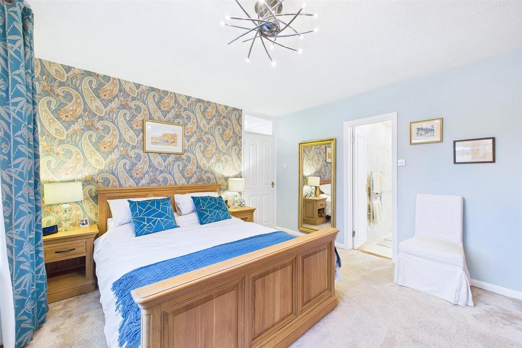 Bedroom 1.jpg