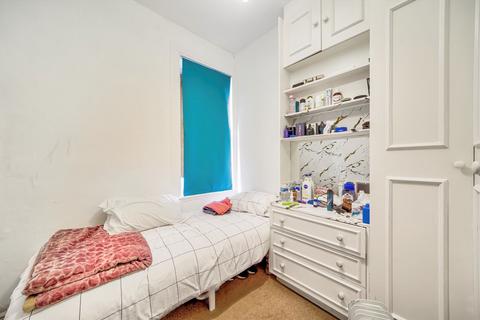 3 bedroom flat for sale, Elsinore Road, London SE23