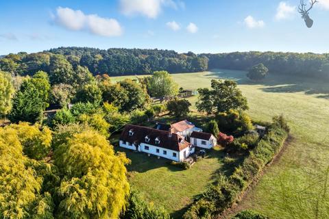 undefined, Mount End, Theydon Mount, Epping