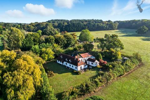 undefined, Mount End, Theydon Mount, Epping