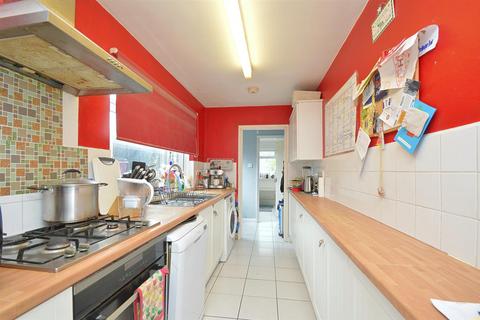 undefined, CHARMING COTTAGE * BRADING
