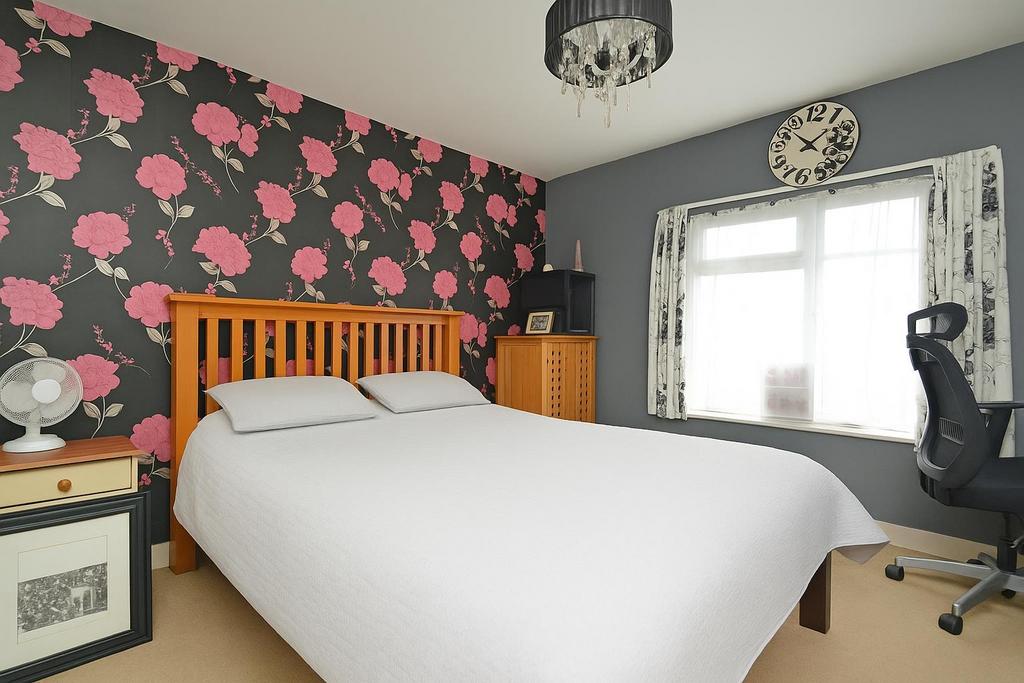 Bed1 NEW.jpg