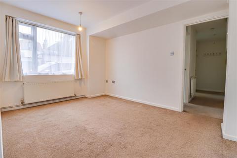 1 bedroom apartment for sale, Grand Drive, Leigh-on-Sea SS9